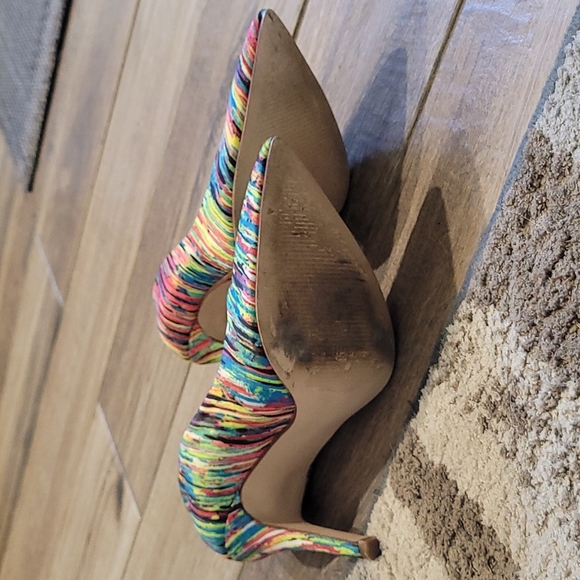 Fun Rainbow Heels 5.5 - Picture 4 of 7